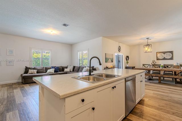 13680 SW 191st Ter, Miami, FL 33177