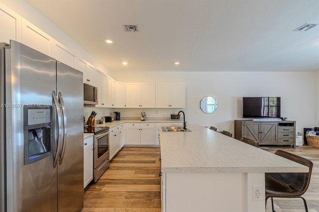 13680 SW 191st Ter, Miami, FL 33177