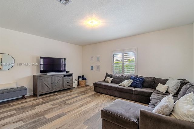 13680 SW 191st Ter, Miami, FL 33177