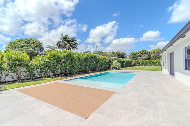 13680 SW 191st Ter, Miami, FL 33177