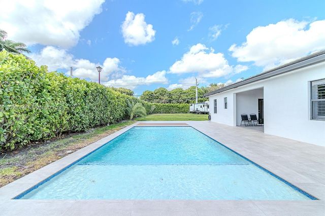 13680 SW 191st Ter, Miami, FL 33177