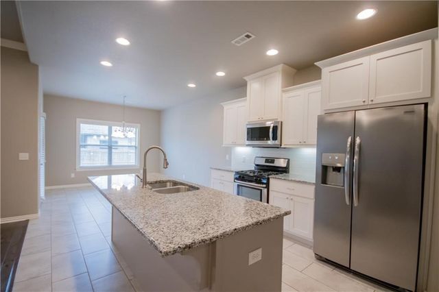 301 Cisterna Drive, Centerton, AR 72719