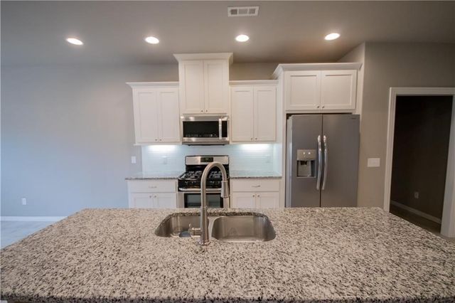 301 Cisterna Drive, Centerton, AR 72719