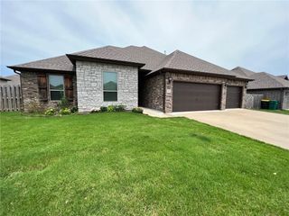 301 Cisterna Drive, Centerton, AR 72719