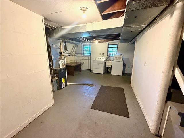 1516 Kansas Ave, White Oak, PA 15131