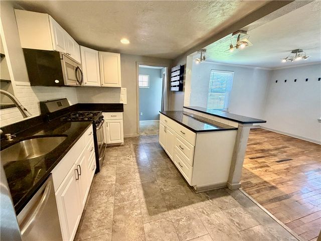1516 Kansas Ave, White Oak, PA 15131