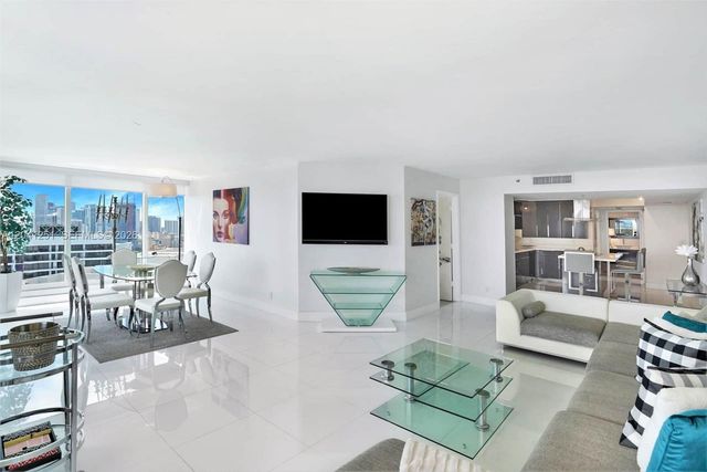 1717 N Bayshore Dr D-3931, Miami, FL 33132