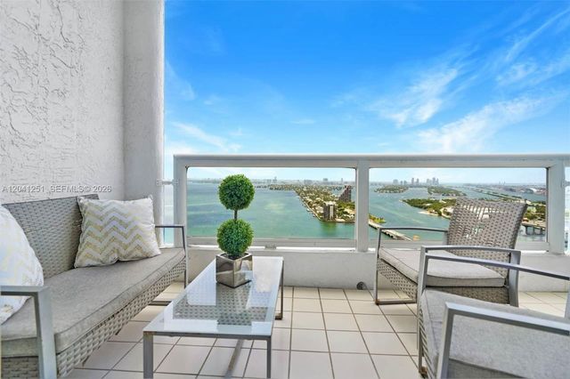 1717 N Bayshore Dr D-3931, Miami, FL 33132