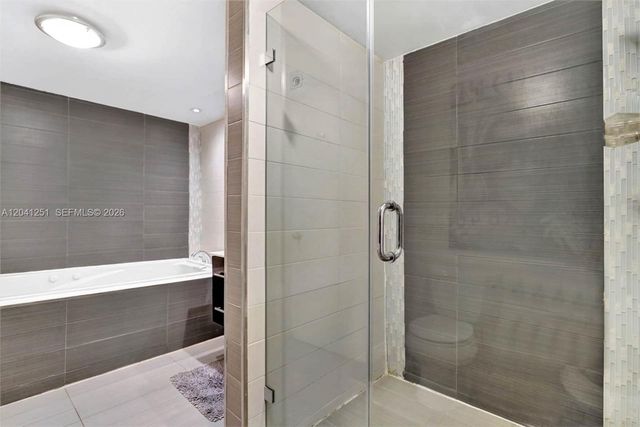 1717 N Bayshore Dr D-3931, Miami, FL 33132