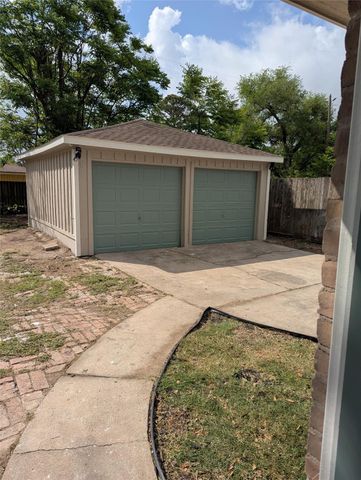 5737 Alvarado Drive, Houston, TX 77035