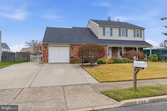 744 FAIRBRIDGE DR, Fairless Hills, PA 19030