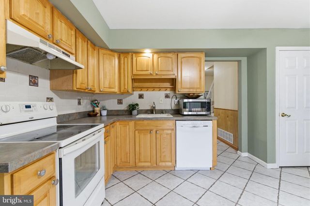 744 FAIRBRIDGE DR, Fairless Hills, PA 19030