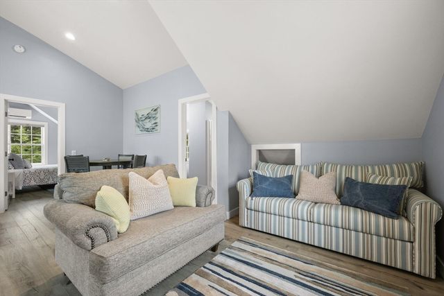 15 Squires Pond Lane, Wellfleet, MA 02667