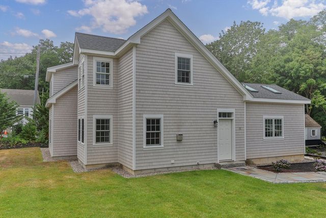 15 Squires Pond Lane, Wellfleet, MA 02667