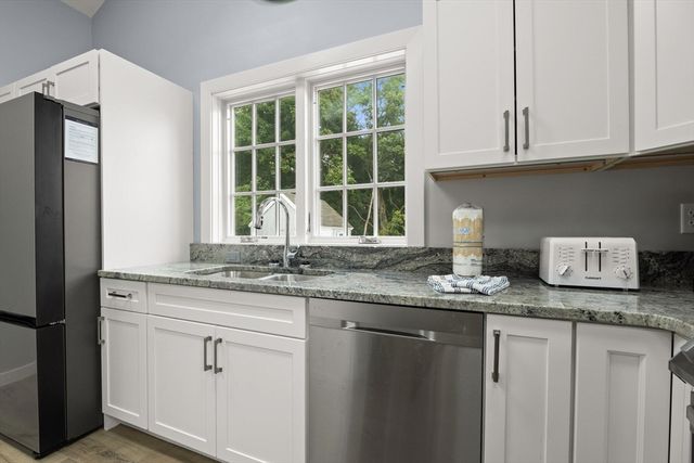 15 Squires Pond Lane, Wellfleet, MA 02667