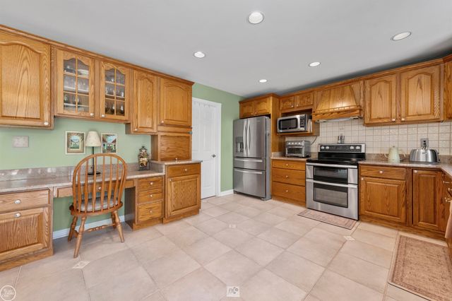 15790 Farmview Court, Fraser, MI 48026