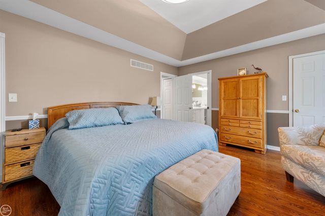 15790 Farmview Court, Fraser, MI 48026