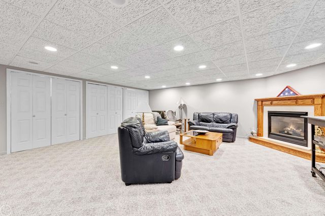 15790 Farmview Court, Fraser, MI 48026