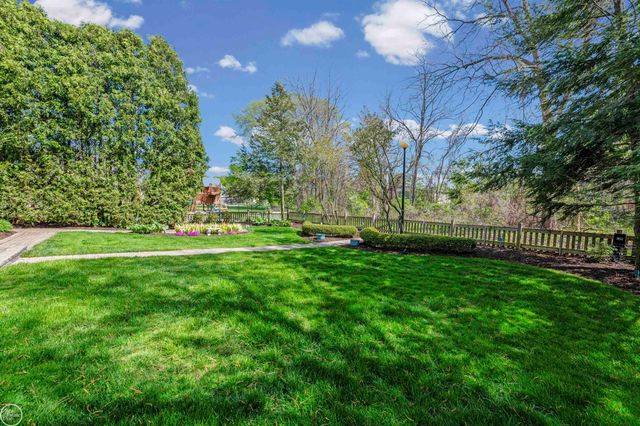 15790 Farmview Court, Fraser, MI 48026
