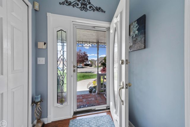15790 Farmview Court, Fraser, MI 48026