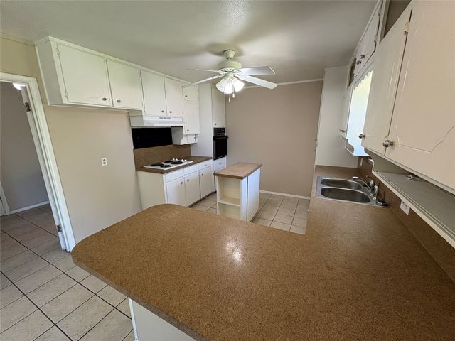 1111 Duane Street, Benbrook, TX 76126