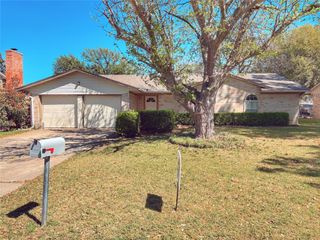 1111 Duane Street, Benbrook, TX 76126