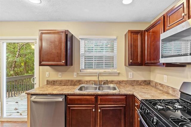 2944 Jasmine Brook Court, Dacula, GA 30019