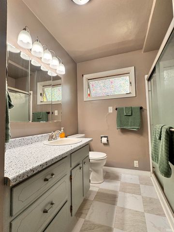 1103 E 25th Street, Muncie, IN 47302