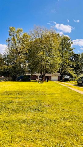 1103 E 25th Street, Muncie, IN 47302