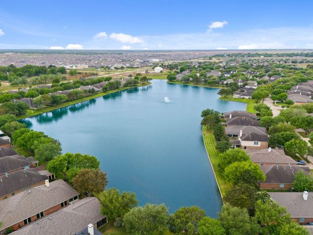 11026 Heartland Grove Drive, Richmond, TX 77406