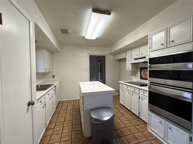 14307 Burgoyne Road, Houston, TX 77077