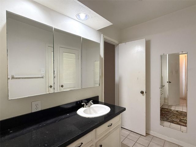 14307 Burgoyne Road, Houston, TX 77077