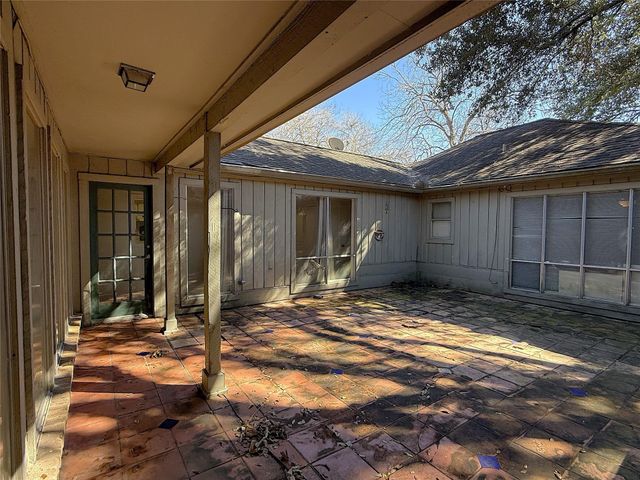 14307 Burgoyne Road, Houston, TX 77077