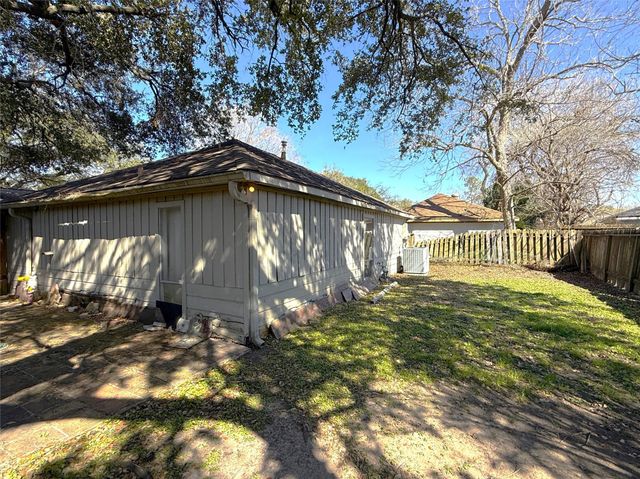 14307 Burgoyne Road, Houston, TX 77077