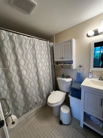 1551 SW 135th Ter 111G, Pembroke Pines, FL 33027