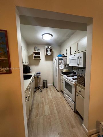 1551 SW 135th Ter 111G, Pembroke Pines, FL 33027