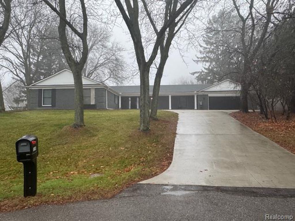 5349 Van Ness Court, Bloomfield Hills, MI 48302