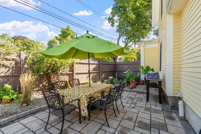 8 Winthrop St, Danvers, MA 01923