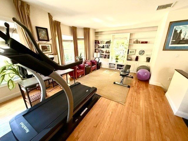 8 Winthrop St, Danvers, MA 01923