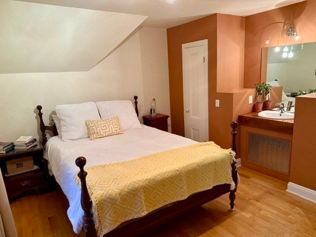8 Winthrop St, Danvers, MA 01923