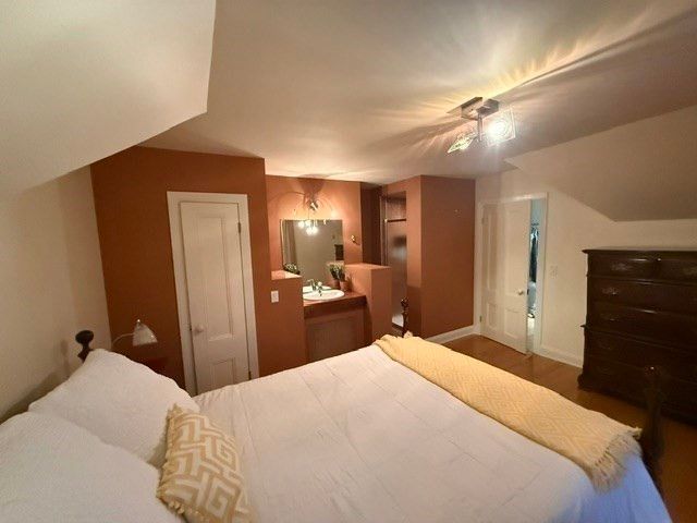 8 Winthrop St, Danvers, MA 01923