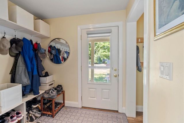 8 Winthrop St, Danvers, MA 01923