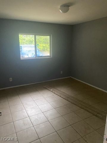 2109 Eloise CIR, North Fort Myers, FL 33917