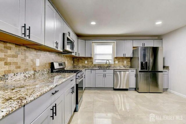 41 Lincoln Avenue, Jamesburg, NJ 08831