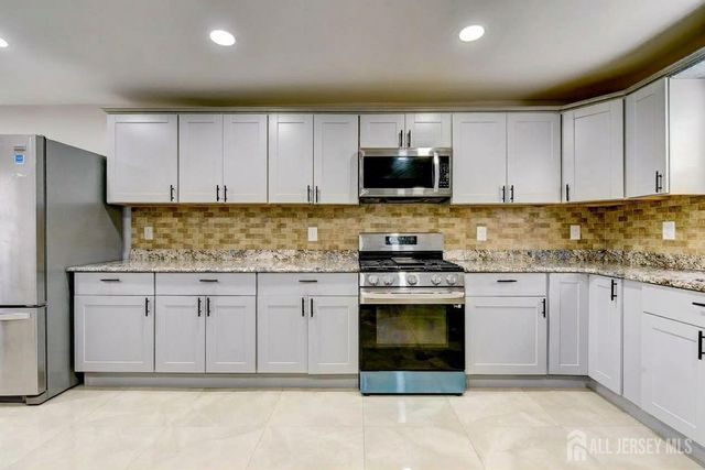 41 Lincoln Avenue, Jamesburg, NJ 08831