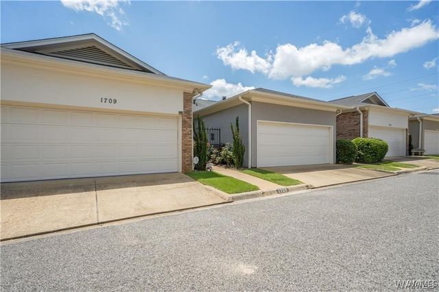 1709 Dauphine, Tuscaloosa, AL 35406