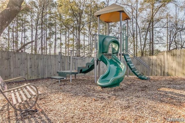 1709 Dauphine, Tuscaloosa, AL 35406