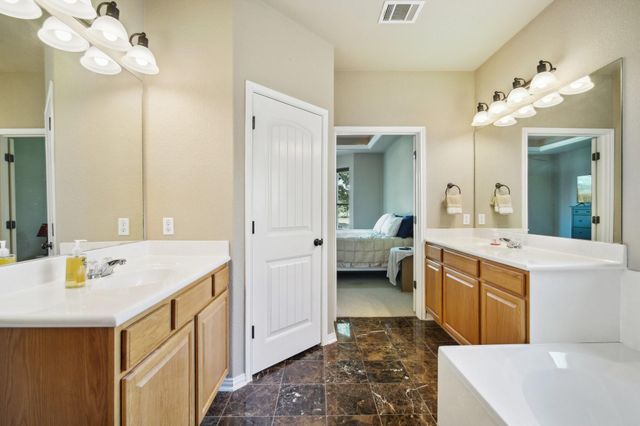 1726 Westmeadow TRL, Round Rock, TX 78665