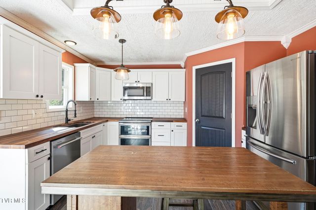 1598 Bristol Highway, Gate City, VA 24251