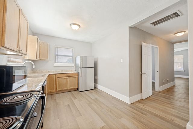 1201 E 3rd Avenue, Corsicana, TX 75110